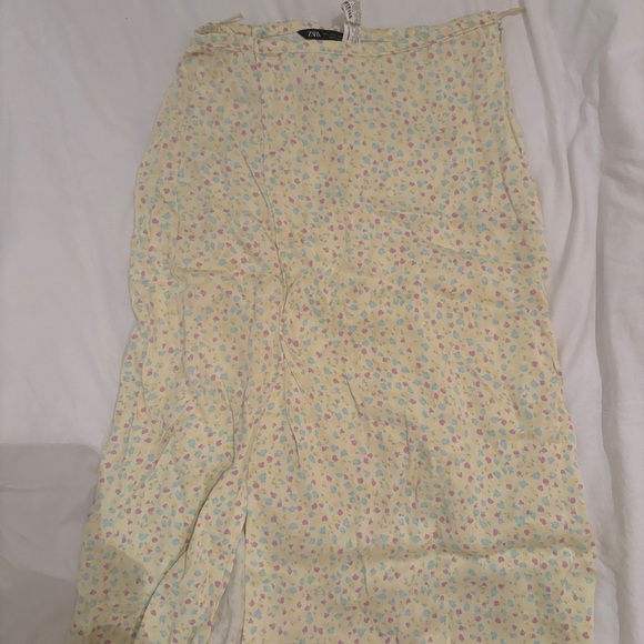 Silk skirt and top set - Picture 3 of 3